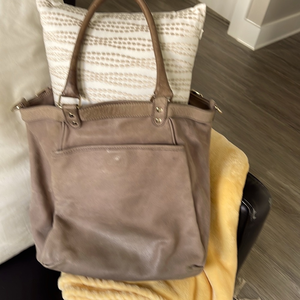 Vanessa Bruno leather shoulder bag in great condition stylishly unique